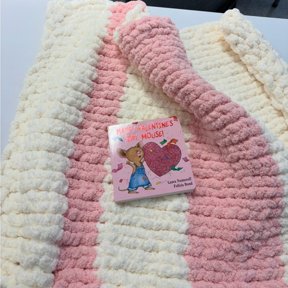Cozy Pink and Cream Chunky Knit Kids Blanket Gift Set.